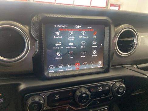 Used 2018 Jeep Wrangler Unlimited Sahara AWD/4WD image 40