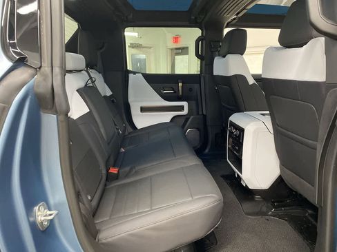 Used 2024 GMC Hummer EV 3X w/ Omega Edition image 17