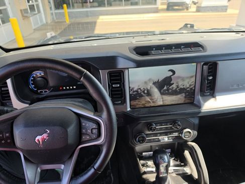Used 2023 Ford Bronco Outer Banks w/ Sasquatch Package AWD/4WD image 18