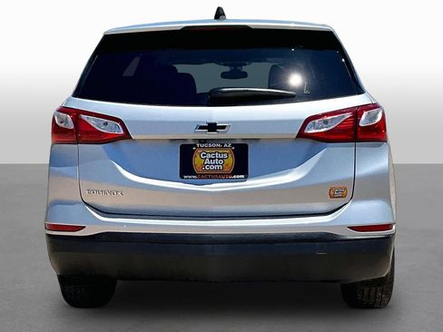 Used 2021 Chevrolet Equinox LS w/ LS Convenience Package FWD image 4