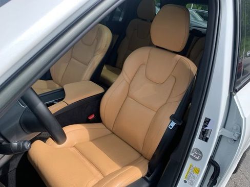 Used 2023 Volvo XC90 T8 Ultimate AWD/4WD image 17