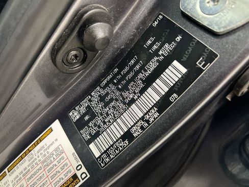 Used 2018 Toyota 4Runner SR5 AWD/4WD image 29