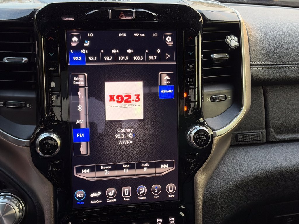 Used 2019 RAM 1500 Laramie AWD/4WD image 24