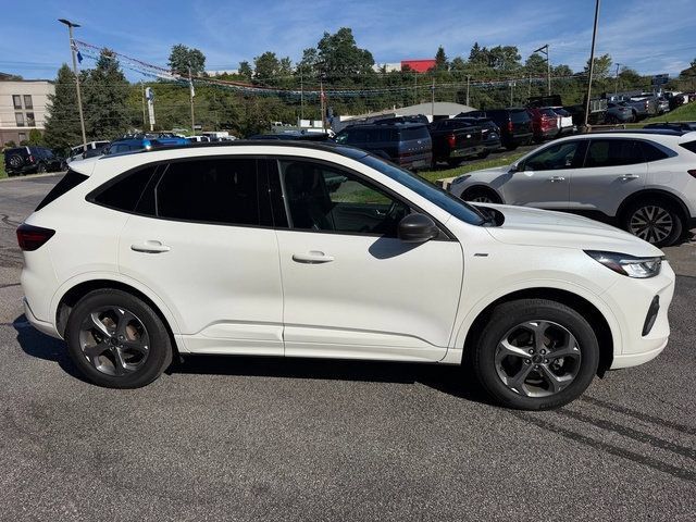 Used 2024 Ford Escape ST-Line w/ Tech Pack #1 AWD/4WD image 9