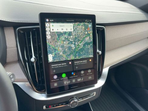 New 2026 Volvo XC90 T8 Plus w/ Protection Package Premier image 23