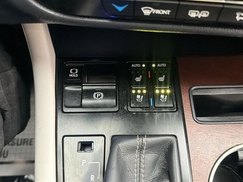 Used 2020 Lexus RX 350L Premium w/ Premium Package AWD/4WD image 31