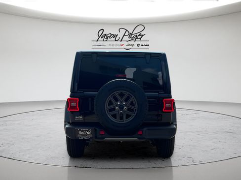 Used 2025 Jeep Wrangler Unlimited Sport AWD/4WD image 4