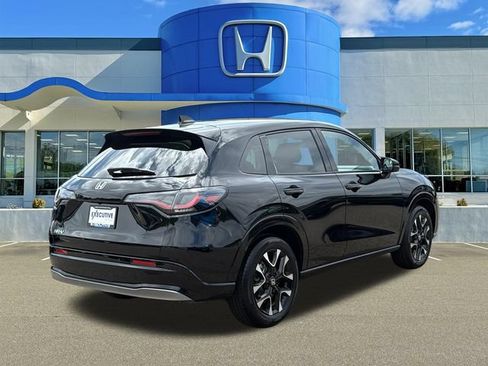 Used 2026 Honda HR-V EX-L image 4