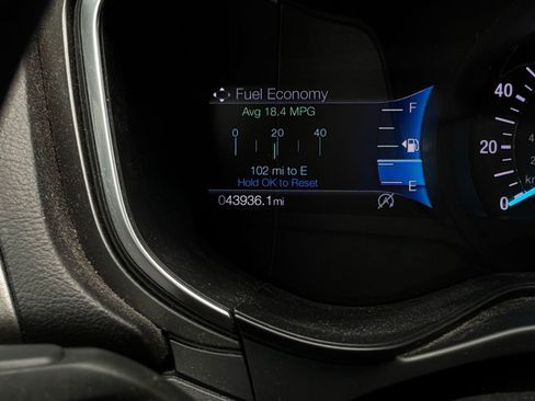 Used 2019 Ford Fusion SE FWD image 40