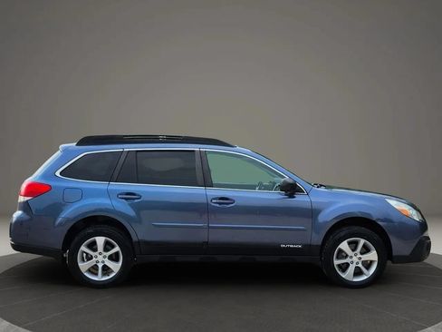 Used 2013 Subaru Outback 3.6R Limited AWD/4WD image 9