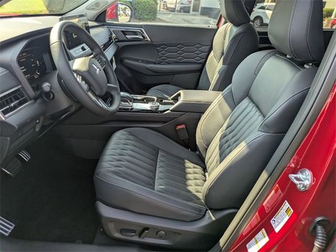 New 2025 Mitsubishi Outlander SEL image 14