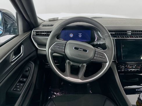 Certified 2024 Jeep Grand Cherokee Altitude AWD/4WD image 34