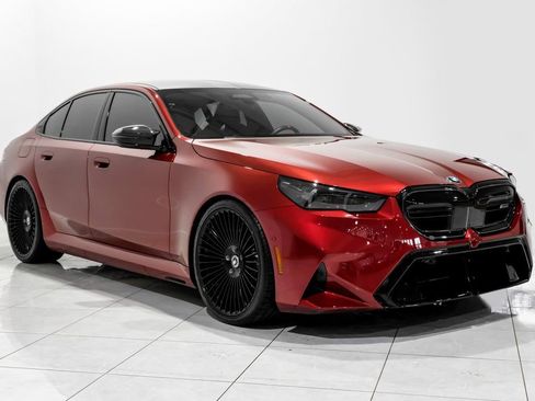 Used 2025 BMW M5 w/ Carbon Package AWD/4WD image 3