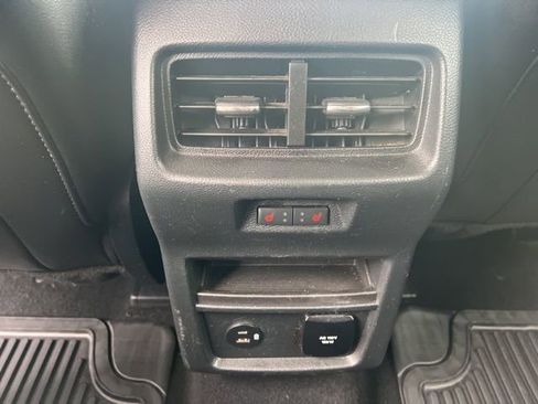 Used 2021 Ford Edge Titanium w/ Equipment Group 301A image 18