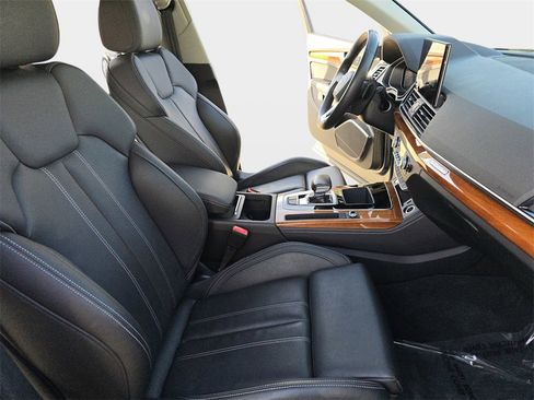 Used 2022 Audi Q5 2.0T Premium Plus w/ Premium Plus Package image 12