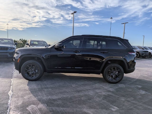 New 2027 Jeep Grand Cherokee Altitude RWD image 7