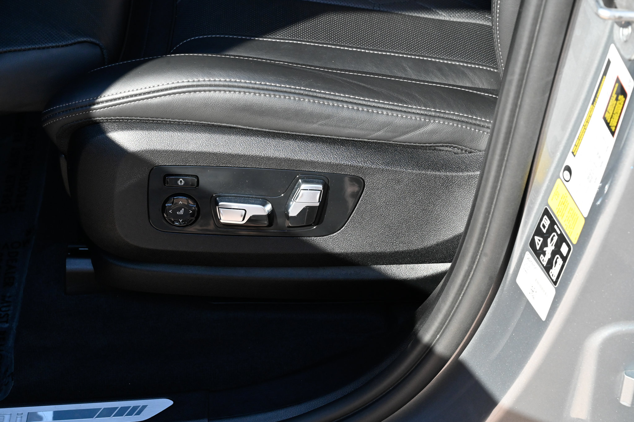 Used 2023 BMW X7 M60i w/ Executive Package AWD/4WD image 17