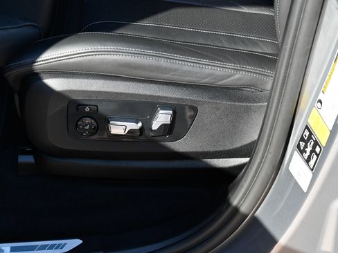 Used 2023 BMW X7 M60i w/ Executive Package AWD/4WD image 17