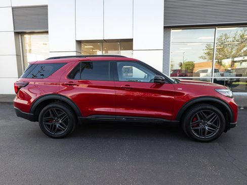 Certified 2025 Ford Explorer ST-Line w/ Premium Package image 2