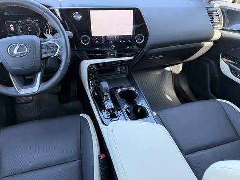 Used 2022 Lexus NX 250 FWD image 17