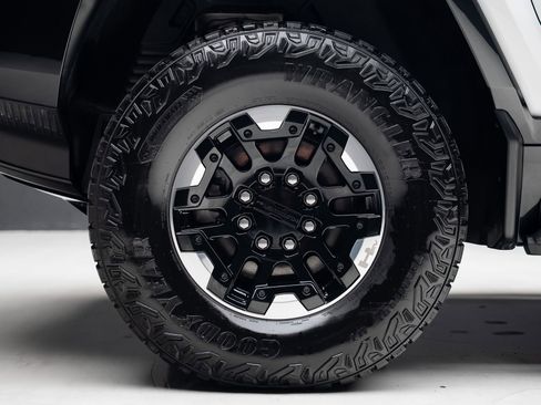 Used 2024 GMC Hummer EV 2X w/ Extreme Off-Road Package AWD/4WD image 40
