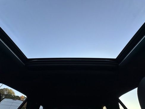 Certified 2022 Mercedes-Benz GLE 350 4MATIC w/ Premium Package image 18