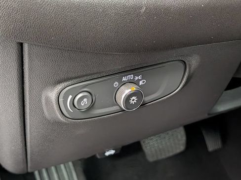 Used 2024 Chevrolet Equinox LT AWD/4WD image 17