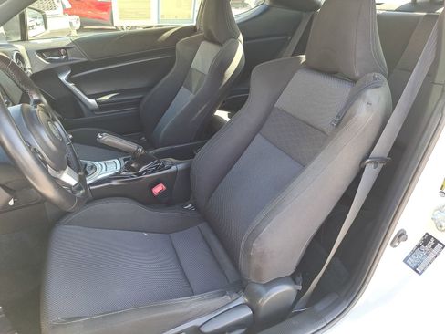 Used 2020 Toyota 86 RWD image 14