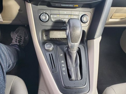Used 2017 Ford Focus SE image 18