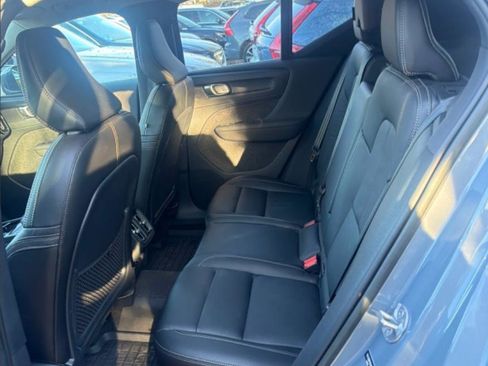 Used 2023 Volvo XC40 B5 Plus w/ Driver Assist Package image 9