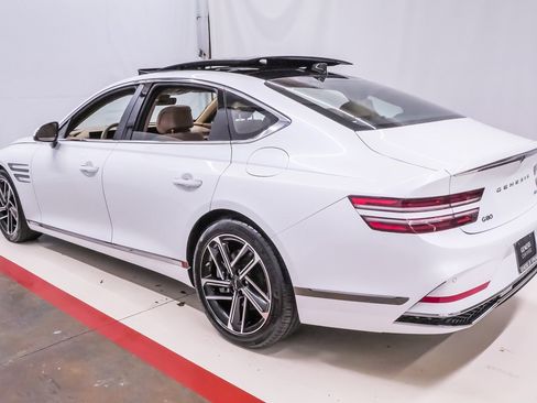 Certified 2025 Genesis G80 2.5T Advanced image 8