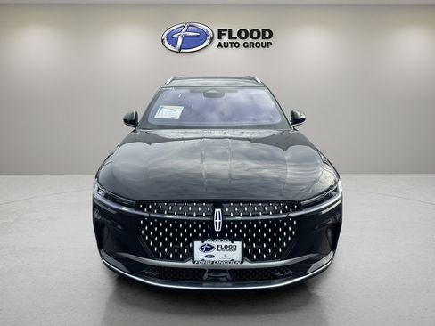 New 2026 Lincoln Nautilus Reserve image 2