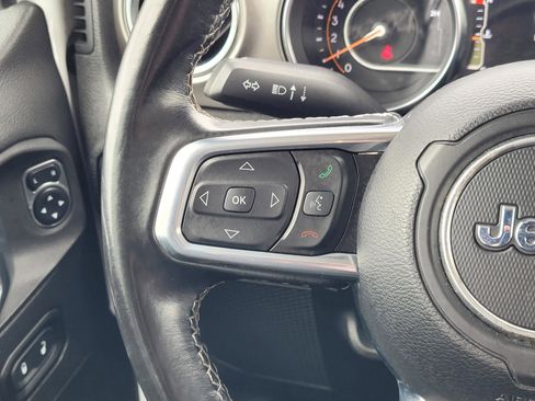 Used 2021 Jeep Wrangler Unlimited Sahara w/ Uconnect 4C Nav & Sound Group AWD/4WD image 23