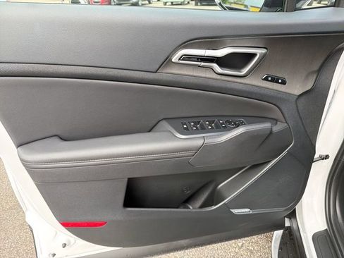 New 2026 Kia Sportage X-Line w/ X-Line Technology Package AWD/4WD image 17