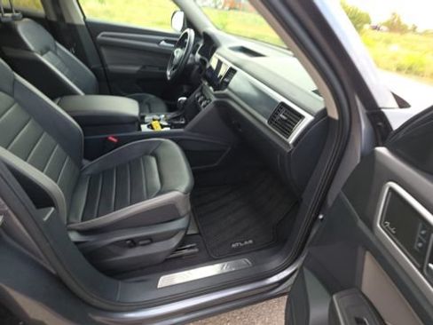 Used 2023 Volkswagen Atlas SEL Premium AWD/4WD image 29