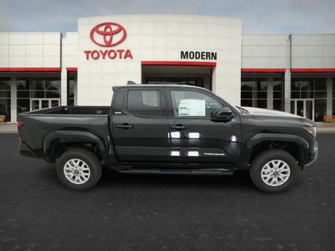 New 2025 Toyota Tacoma SR5 image 25