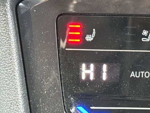 Used 2022 Volkswagen Tiguan SEL R-Line image 33