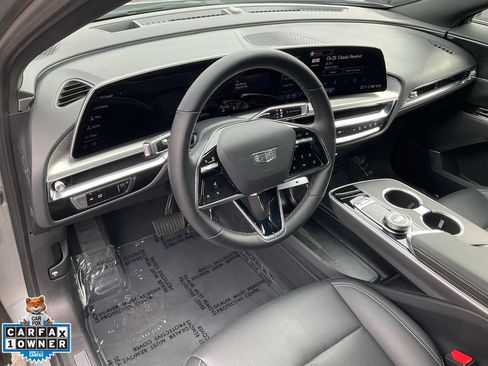 Used 2024 Cadillac Lyriq Luxury AWD/4WD image 14