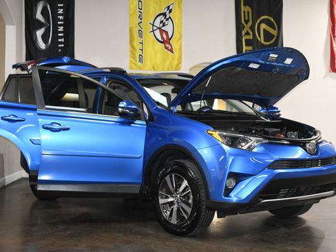 Used 2018 Toyota RAV4 XLE image 89