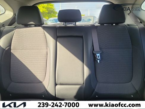 Used 2022 Kia Seltos S AWD/4WD image 28