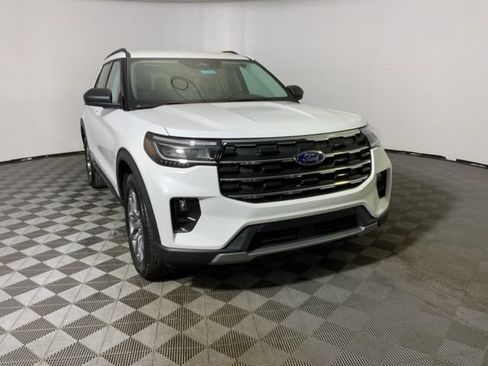 New 2026 Ford Explorer Active w/ Active Comfort Package AWD/4WD image 4