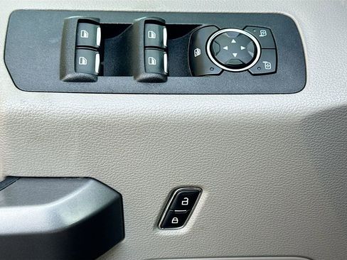 Used 2020 Ford F150 XLT image 19