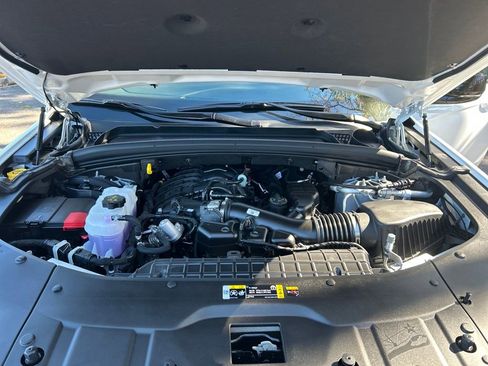 New 2025 Jeep Grand Cherokee L Altitude image 9