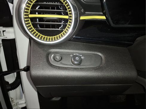 Certified 2024 Chevrolet Trax ACTIV w/ Sunroof Package image 31