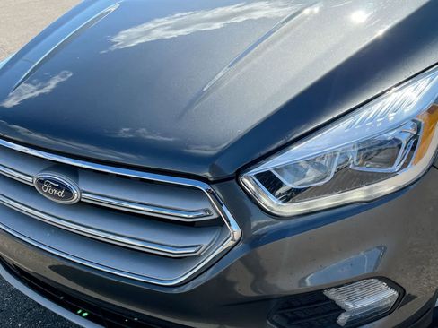 Used 2018 Ford Escape SEL image 11