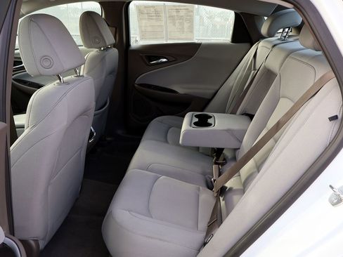 Used 2025 Chevrolet Malibu LT image 18