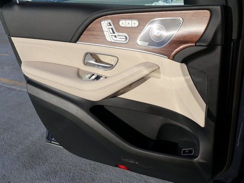New 2026 Mercedes-Benz GLS 450 4MATIC image 39