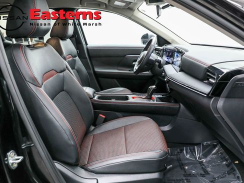 Used 2025 Nissan Kicks SR image 34