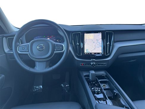 Certified 2025 Volvo XC60 B5 Core image 22