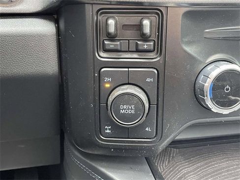 Certified 2025 Ford F350 Platinum w/ FX4 Off-Road Package image 30